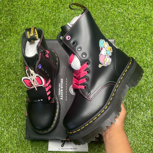 Dr. Martens Jadon Hello Kitty and Friends Leather Platform boots - Picture 2 of 6